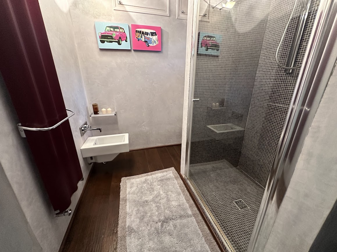 Secondo bagno completo della villa
