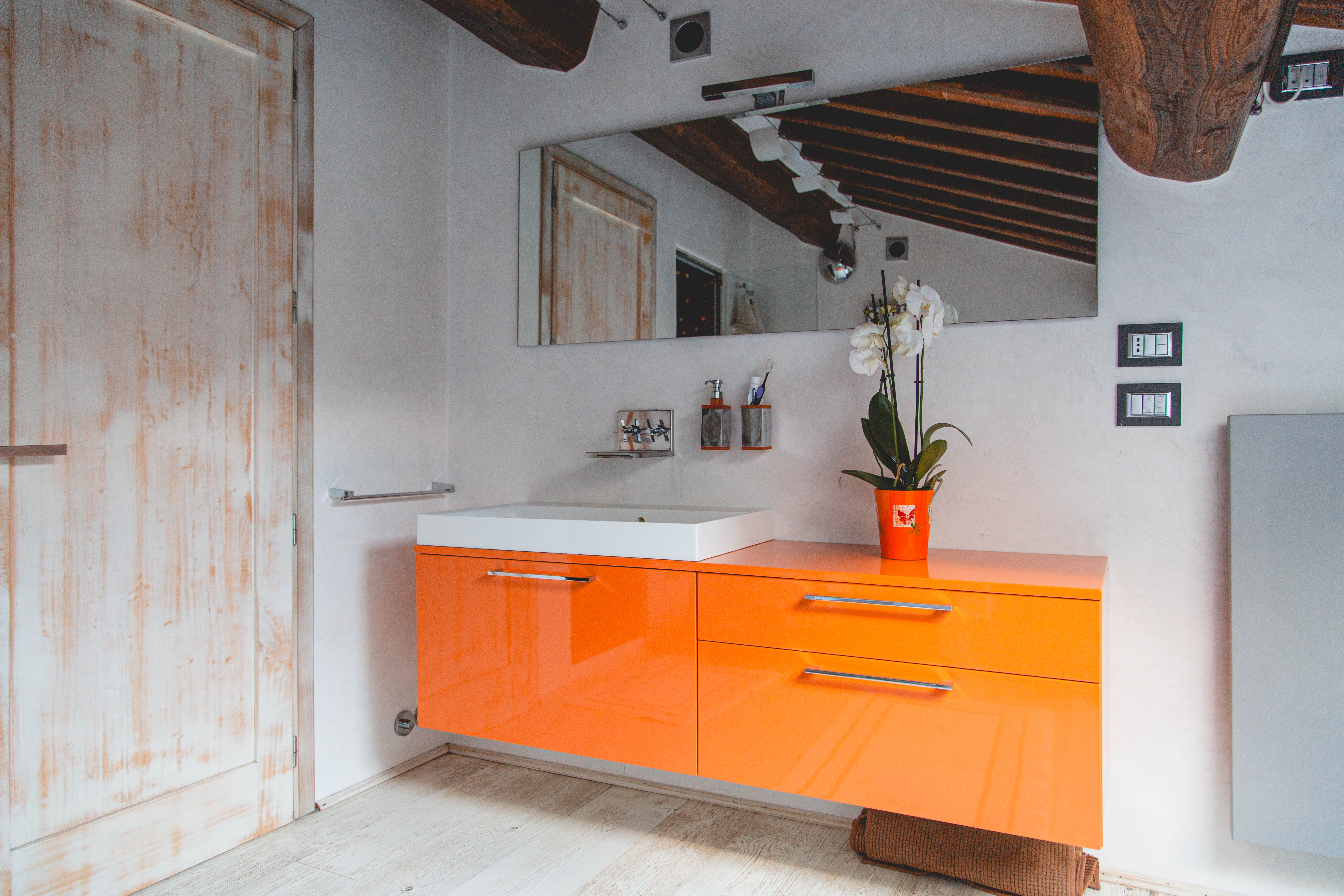 Bagno completo con vasca idromassaggio